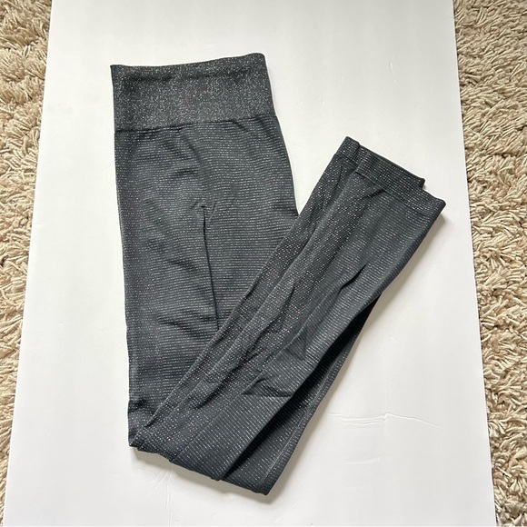 🩷ATHLETA SEAMLESS GLITTER SPARKLE BLUE SIZE MEDIUM TRENDING LEGGINGS PANTS - Picture 9 of 9